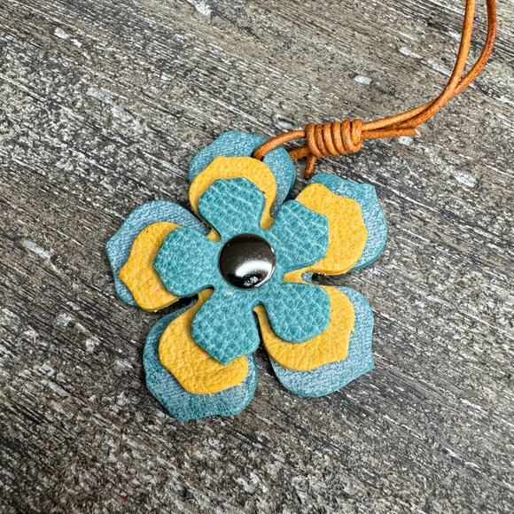 Leather Charm Flower Bag Charm Genuine Leather Purse Keychain NEW FAST SHIP - Picture 4 of 5